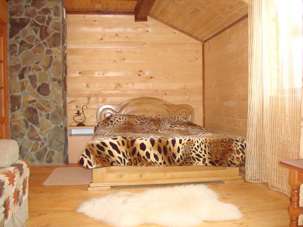 Котедж Гірський Γιαρέμτσε Δωμάτιο φωτογραφία