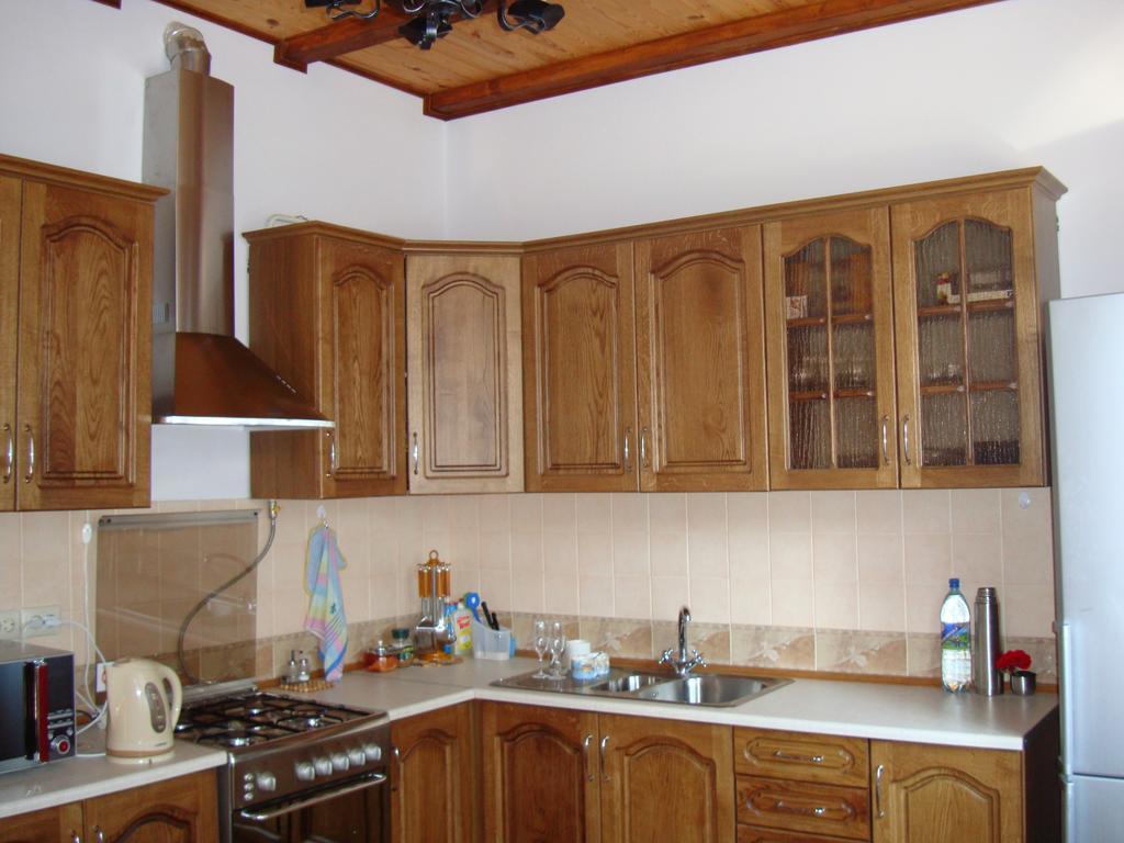 Котедж Гірський Γιαρέμτσε Δωμάτιο φωτογραφία