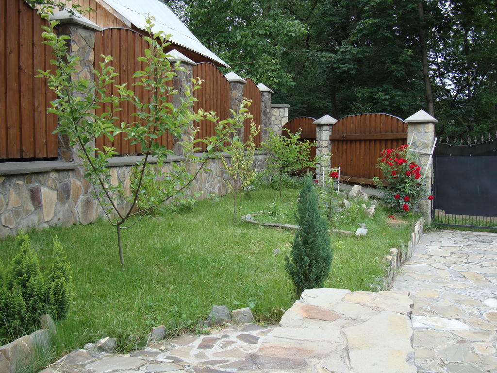 Котедж Гірський Γιαρέμτσε Δωμάτιο φωτογραφία